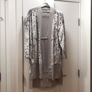 Crushed velvet robe